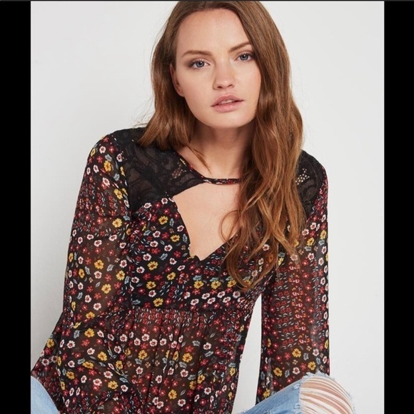 NWT BCBGeneration Floral Top Lace Trim,V-Neck,Black-Multi,Bell Sleeve,Size 2 - Picture 15 of 15